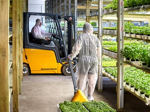 комерційна за адресою Дружби, 52