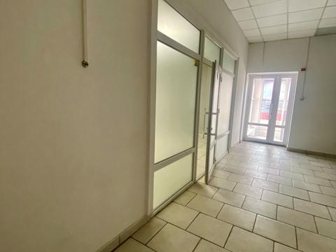 комерційна за адресою Євгена Коновальця вул., 128