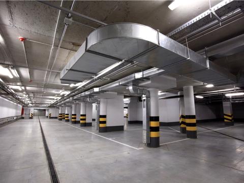 паркомісце за адресою Андрія Верхогляда вул. (Михайла Драгомирова), 16