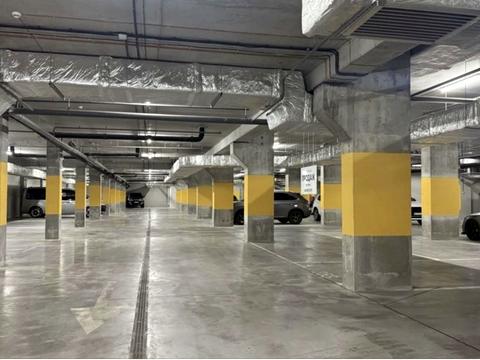 паркомісце за адресою Андрія Верхогляда вул. (Михайла Драгомирова), 16