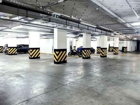 паркомісце за адресою Андрія Верхогляда вул. (Михайла Драгомирова), 16