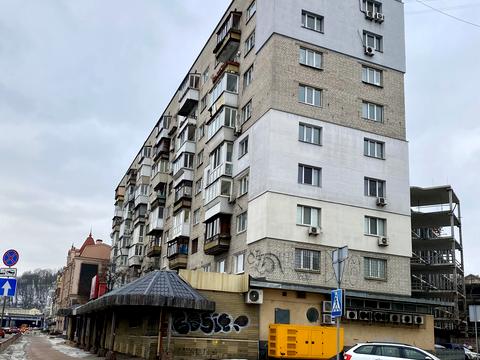 квартира за адресою Набережно-Хрещатицька вул., 11