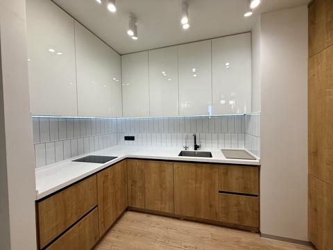 квартира за адресою Салютна вул., 2к6