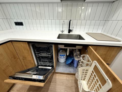 квартира за адресою Салютна вул., 2к6