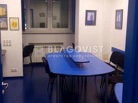 комерційна за адресою Братства Тарасівців вул. (Декабристів), 9