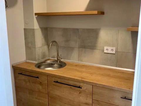 комерційна за адресою Мечникова вул., 11