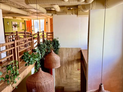 комерційна за адресою Київська вул., 235