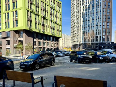 комерційна за адресою Київська вул., 235