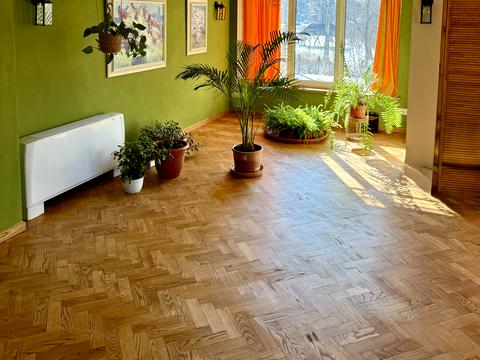 комерційна за адресою Київська вул., 235