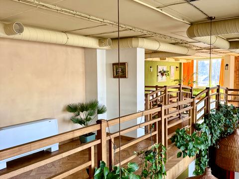 комерційна за адресою Київська вул., 235