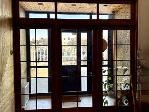 комерційна за адресою Київська вул., 235