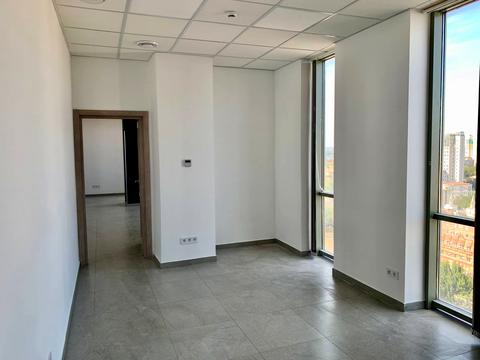 комерційна за адресою Мечникова вул., 11