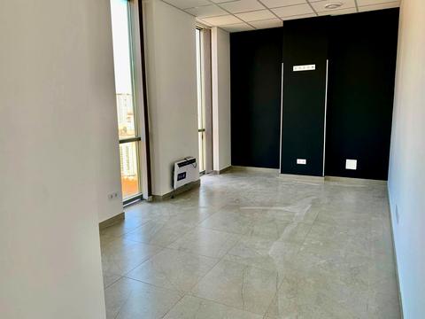 комерційна за адресою Мечникова вул., 11