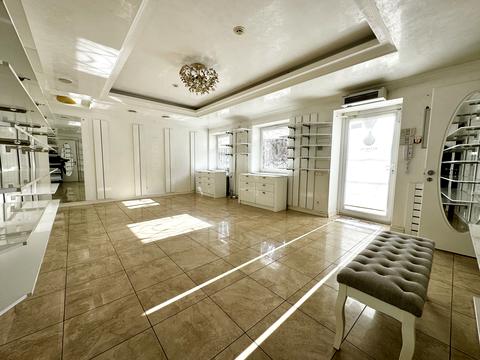 комерційна за адресою Старокозацька вул. (Комсомольська), 44