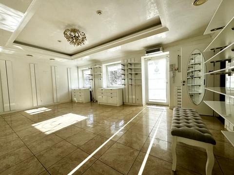 комерційна за адресою Старокозацька вул. (Комсомольська), 44