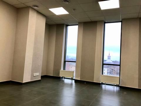 комерційна за адресою Мечникова вул., 11