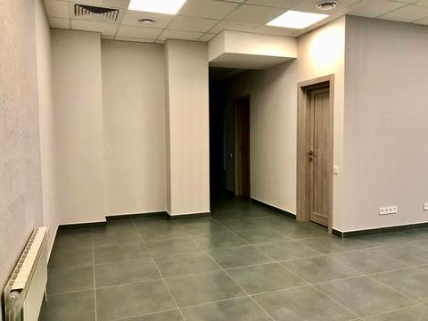 комерційна за адресою Мечникова вул., 11