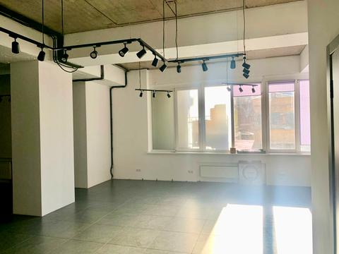 комерційна за адресою Мечникова вул., 11