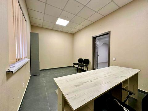 комерційна за адресою Мечникова вул., 19