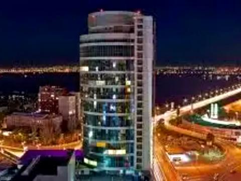 комерційна за адресою Королеви Єлизавети ІІ вул. (Глинки), 2 А