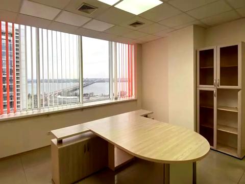 комерційна за адресою Королеви Єлизавети ІІ вул. (Глинки), 2 А