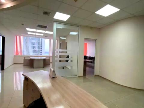 комерційна за адресою Королеви Єлизавети ІІ вул. (Глинки), 2 А