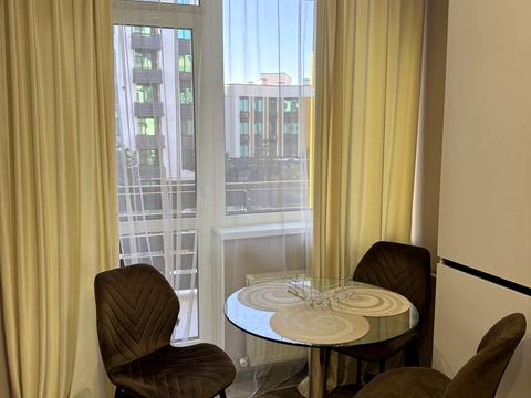 квартира за адресою Героїв Небесної Сотні просп., (Будинок 20/10)