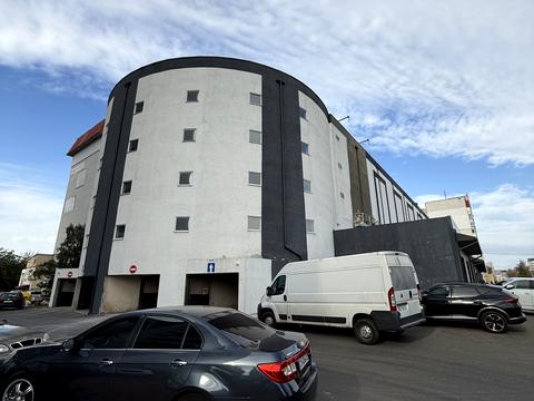 паркомісце за адресою Тобілевичів пров. (Тобілевича), 4