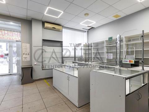 комерційна за адресою Загорівська вул. (Багговутівська), 8/10