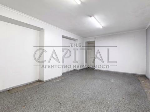 комерційна за адресою Загорівська вул. (Багговутівська), 8/10