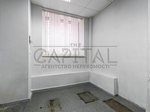 комерційна за адресою Загорівська вул. (Багговутівська), 8/10