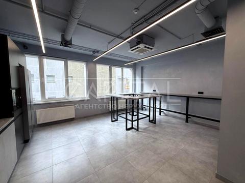 коммерческая по адресу Златоустовская ул., 3