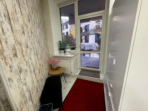 комерційна за адресою с. Софіївська Борщагівка, Героїв Небесної Сотні просп., 16/3