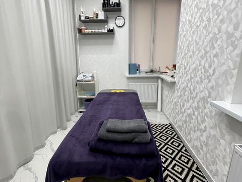 комерційна за адресою с. Софіївська Борщагівка, Героїв Небесної Сотні просп., 16/3