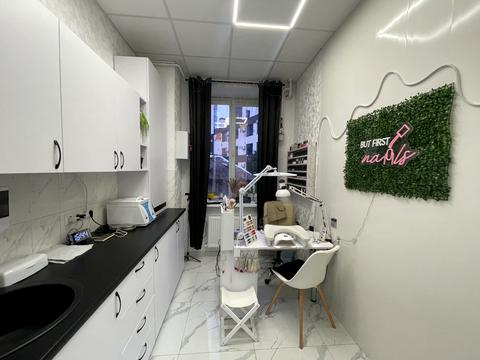 комерційна за адресою с. Софіївська Борщагівка, Героїв Небесної Сотні просп., 16/3