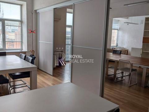 коммерческая по адресу Крещатик ул. (Kreschatic), 25