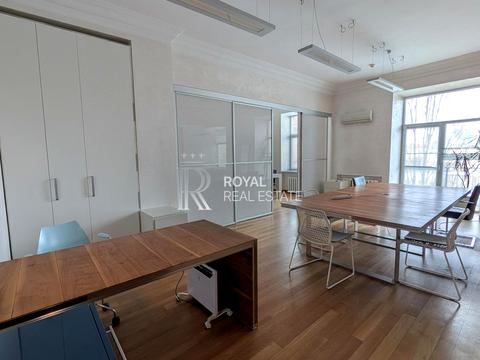 коммерческая по адресу Крещатик ул. (Kreschatic), 25