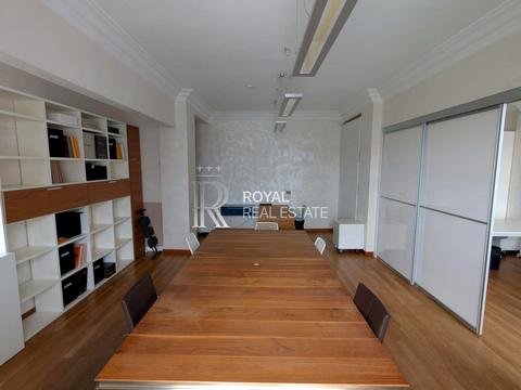 коммерческая по адресу Крещатик ул. (Kreschatic), 25