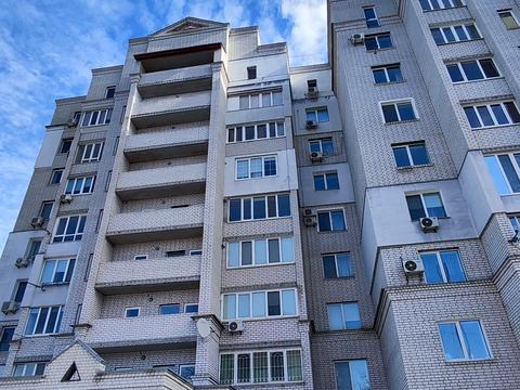 квартира за адресою Паркова вул., 12