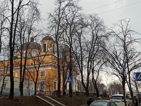 комерційна за адресою Костельна вул., 6