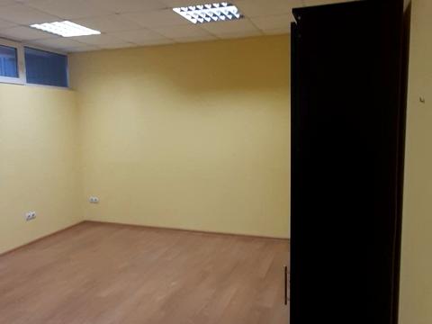 комерційна за адресою Ревуцького вул., 14