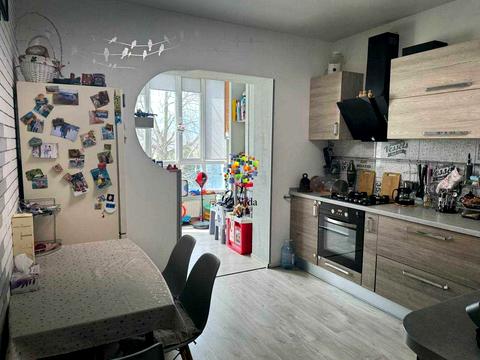 квартира за адресою с. Петропавлівська Борщагівка, Миру вул., 23