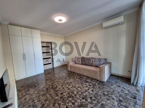 квартира за адресою Андрія Верхогляда вул. (Михайла Драгомирова), 16