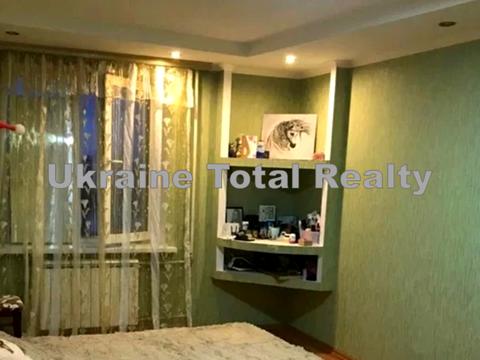 квартира за адресою Азербайджанська вул. (Бакинських Комісарів), 8-Б