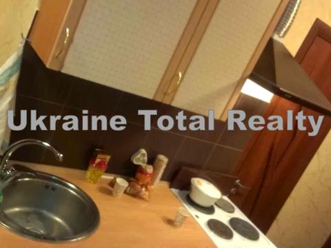 квартира за адресою Азербайджанська вул. (Бакинських Комісарів), 8-Б