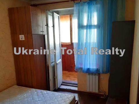 квартира за адресою Азербайджанська вул. (Бакинських Комісарів), 8-Б