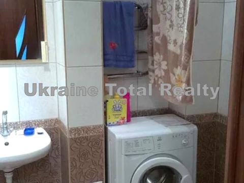 квартира за адресою Азербайджанська вул. (Бакинських Комісарів), 8-Б