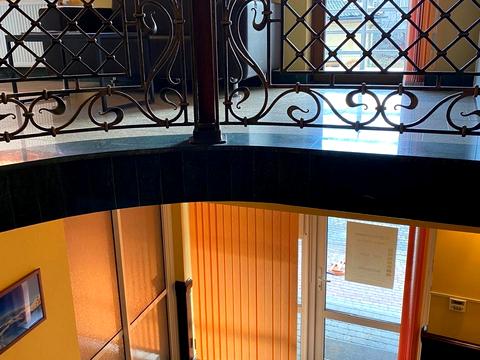 коммерческая по адресу Жупанатская пл., 1