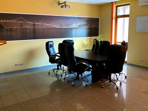 комерційна за адресою Жупанатська пл., 1