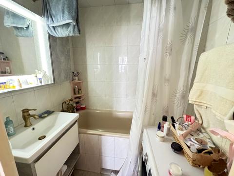 квартира за адресою Червоної Калини просп. (Володимира Маяковського), 72